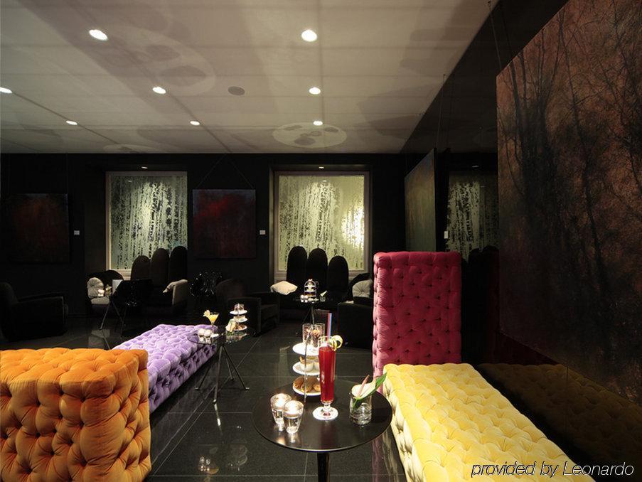 Hotel Palazzo Matteotti, The Dedica Anthology, Autograph Collection Milán Exteriér fotografie The lounge at the airport