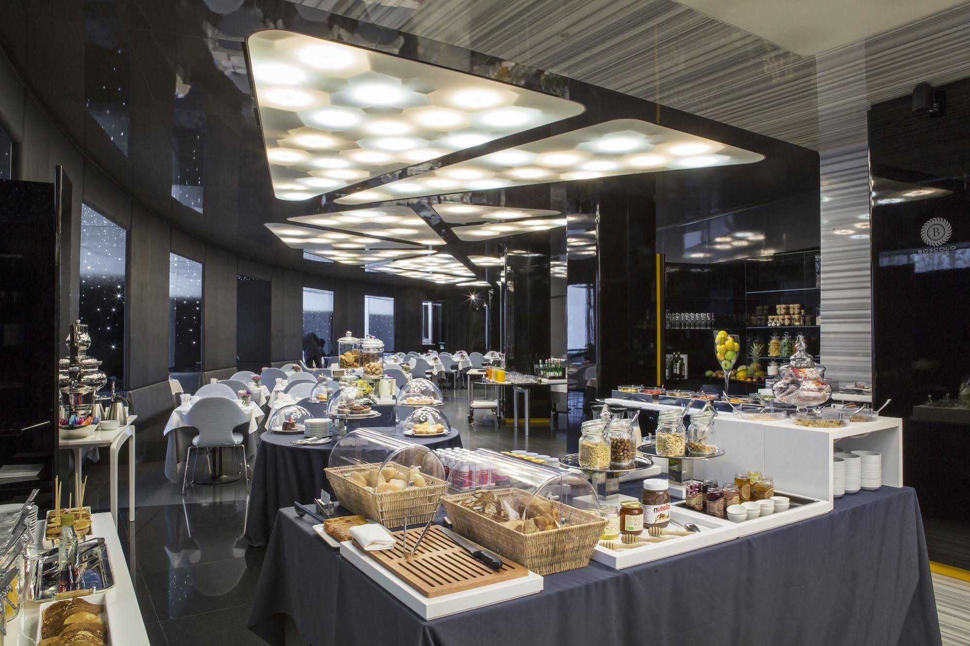 Hotel Palazzo Matteotti, The Dedica Anthology, Autograph Collection Milán Exteriér fotografie The buffet at the lounge
