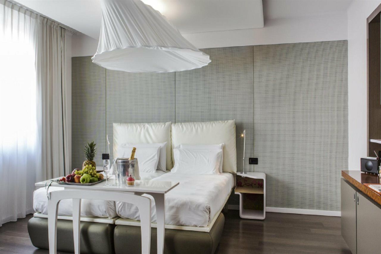 Hotel Palazzo Matteotti, The Dedica Anthology, Autograph Collection Milán Exteriér fotografie A room at the hotel