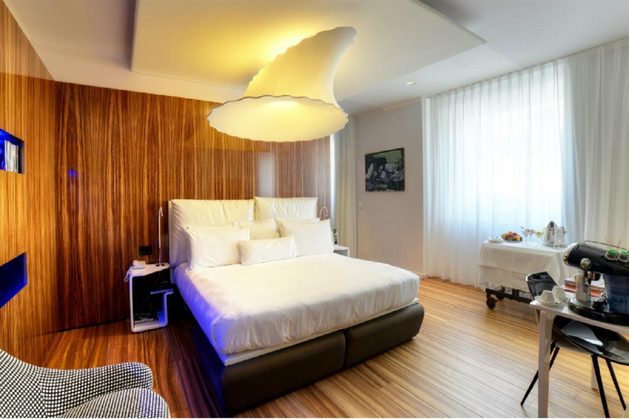 Hotel Palazzo Matteotti, The Dedica Anthology, Autograph Collection Milán Exteriér fotografie A room at the hotel